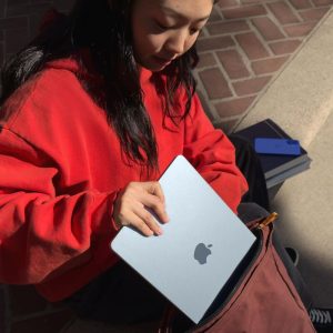 Apple MacBook Air 13" MC6U4LL/A (Early 2025) 13.6" Laptop Computer - Sky Blue; Apple M4 10-Core CPU; 16GB Unified Memory; 512GB Solid State Drive; 10-Core GPU, macOS